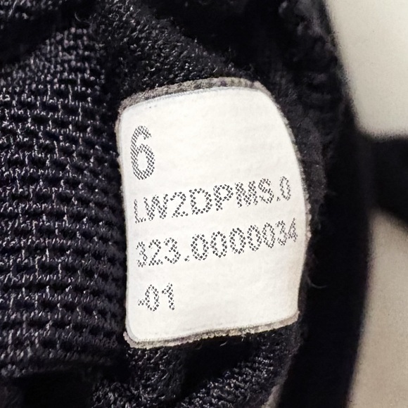 Lululemon Flow Y Strappy Bra Nulu Light Support A-C Cups in Black‎ - Picture 11 of 11